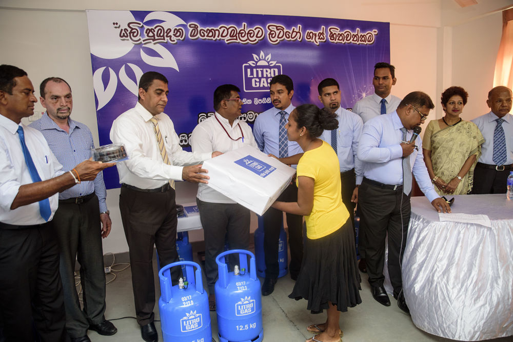 Litro Gas Lanka steps up to provide 98 households affected by the Meethotamulla catastrophe with gas