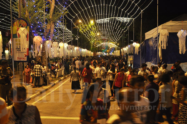 Vesak at Gangaramaya