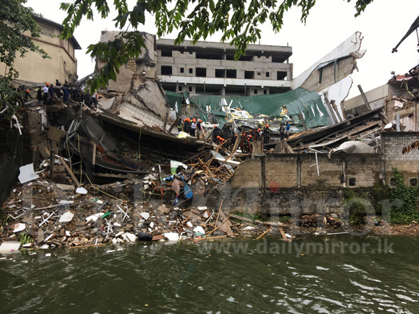 Building in Wellawatte collapses