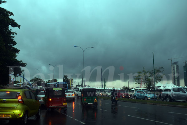 Video: Rains wreak havoc in Colombo