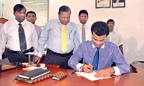 Parakrama Dissanayake assumes duties as SLPA Chairman