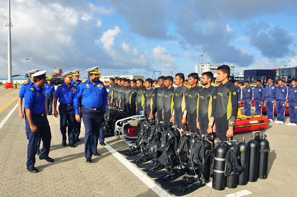 Naval personnel involved in flood relief operations felicitated