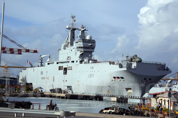 French helicopter carrier calls at Colombo Port  