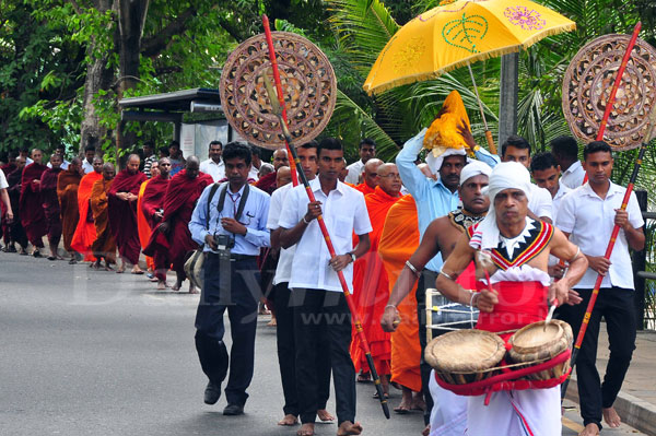 Pindapatha ceremony to bless the Ranaviru personnel