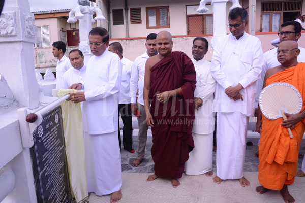 President unveils Bosetha Temple’s pagoda 