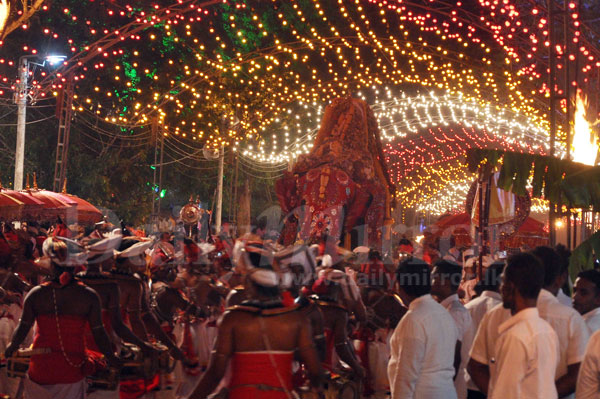 Kataragama Esala Perahera