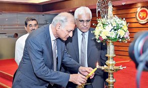 Pakistan shares IMF experience with SL 