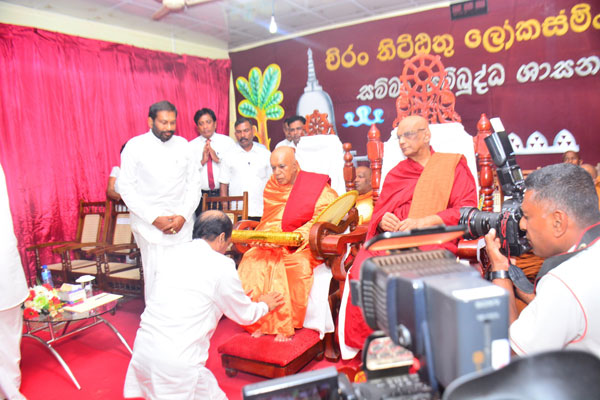 Sannas Pathra offered to Most Ven. Girabe Mangala Thera