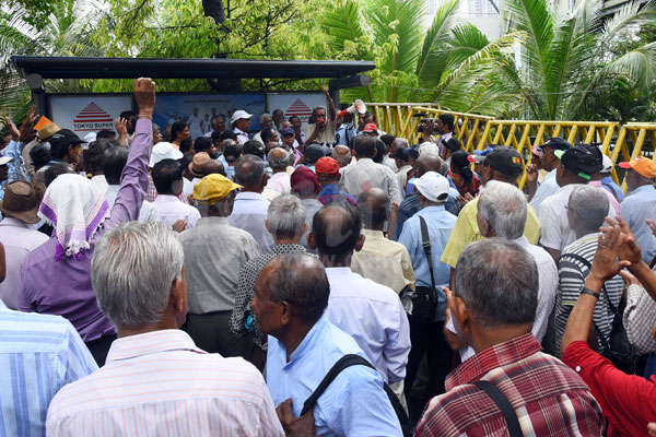 Protest March by pensioners in Colombo