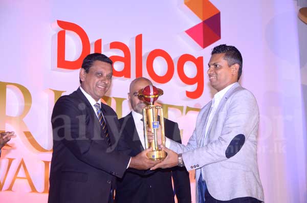 Champika Fernando adjudged ‘Journalist of the Year’