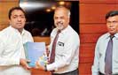 Learnwell donates 1000 science books for Sri Lankan students