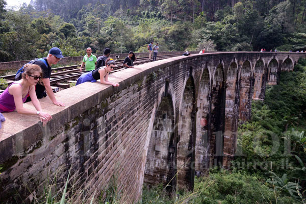 Tourists at Nine Arches Bridge