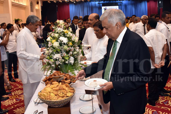 PM holds tea party