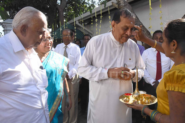 Pongal celebration at opposition leader’s office 