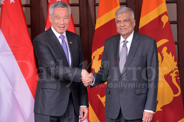 Singapore PM calls on RW