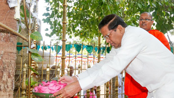 President visits Somawathi Rajamaha Viharaya