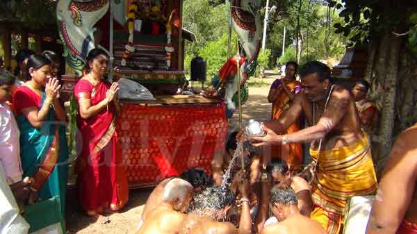 Water cutting ceremony at Karumari Amman temple