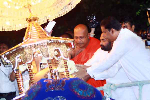 Navam Maha Perahera concluded