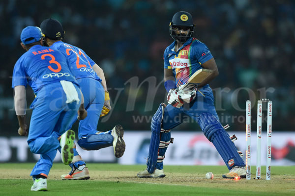 India beat SL by six wickets