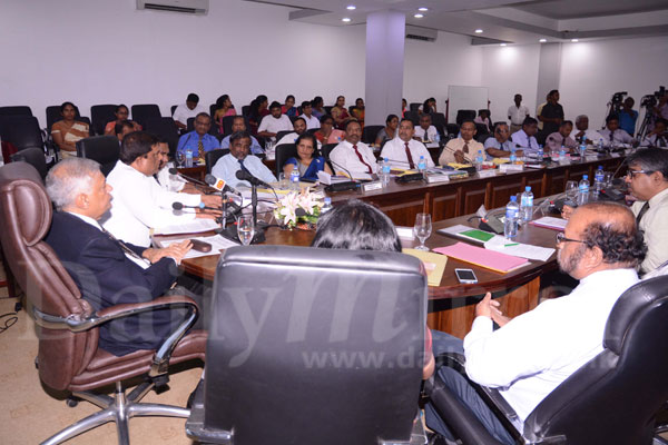 PM chairs District Secretaries’ Conference