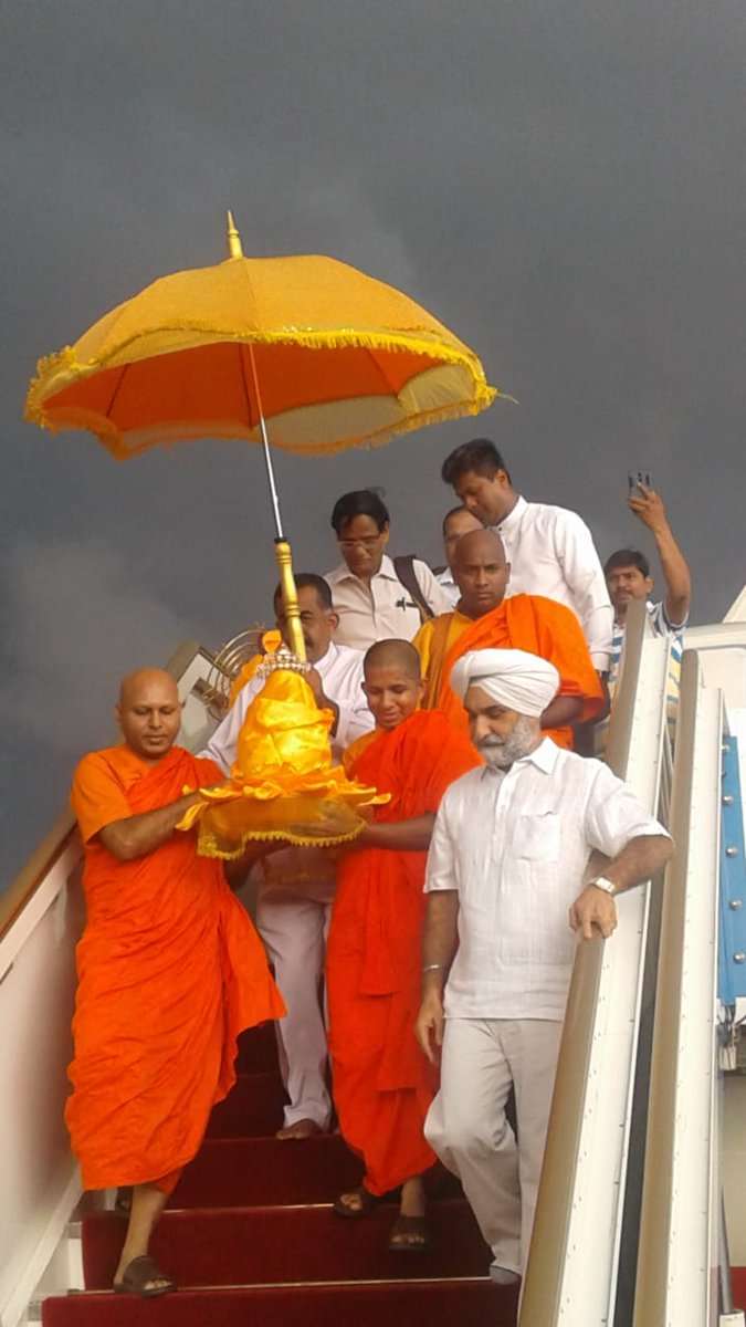 SL receives sacred relics from India