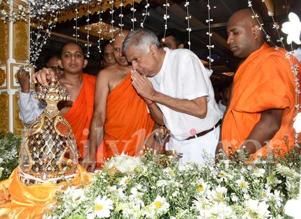 PM inaugurates exposition of sacred relics 