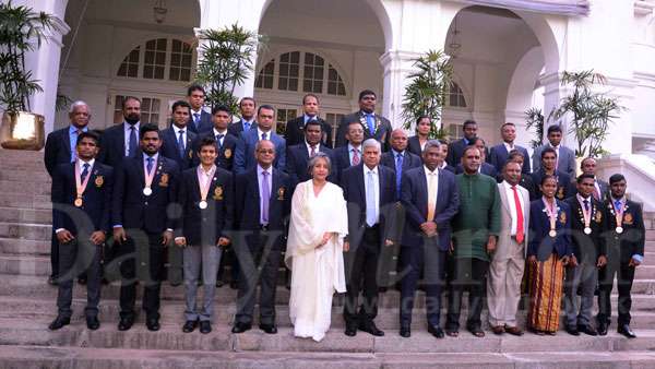 PM felicitates Commonwealth Games winners