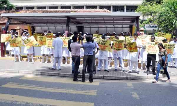 Protest by General Nurses’ Association 