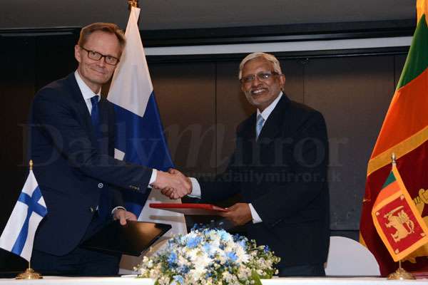 SL-Finland sign MoUs