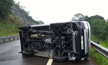 Two Australians killed, two more injured in expressway accident