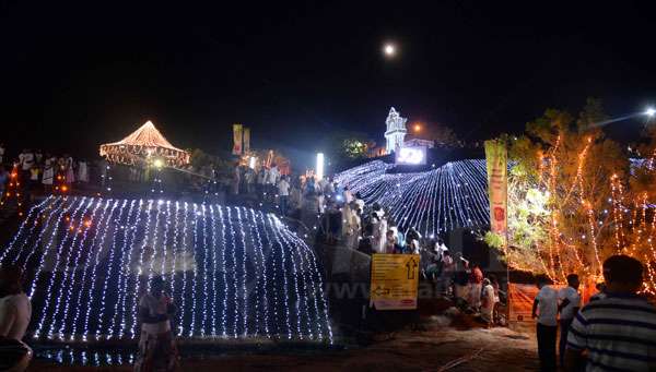 Lankadeepa Poson Aloka Pooja