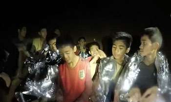 First boys 'rescued from Thailand cave'