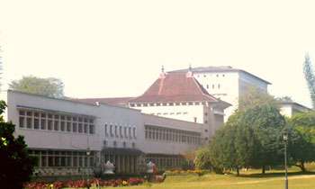Peradeniya Uni. closed for two months