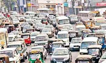 Traffic congestion on Katunayake Expressway