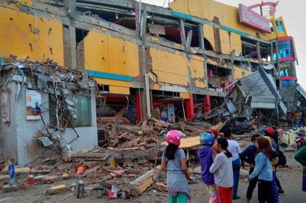 Over 380 killed in quake and tsunami in Indonesia