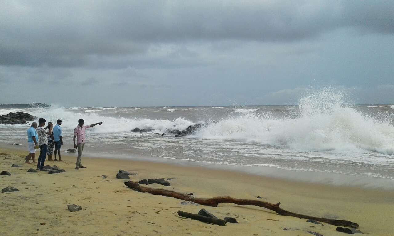 Met. Dept. warns of fairly rough seas
