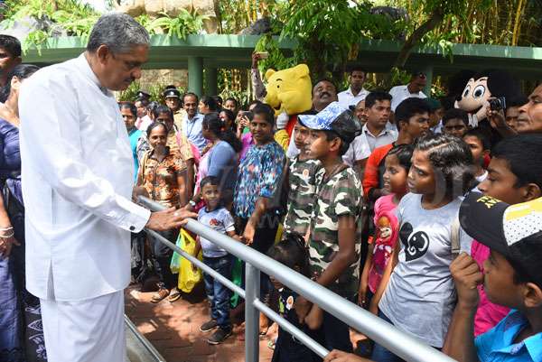 SF spends time with children 