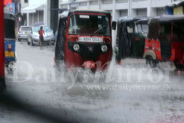 Roads flooded in Colombo