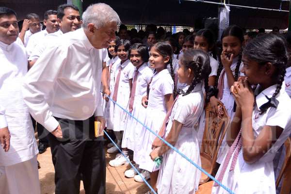 PM visits Bandaranaike Navodya School