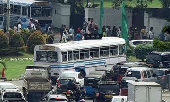 UNP protest against MR’s premiership commences