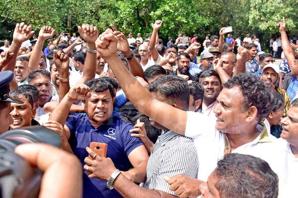 Tense situation at Parliament entrance   