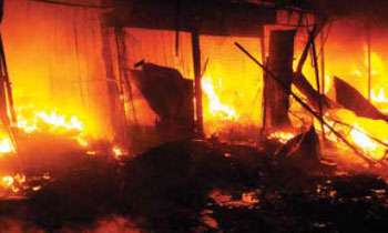 Shop catches fire in Pettah