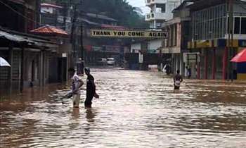 Akurana town flooded 