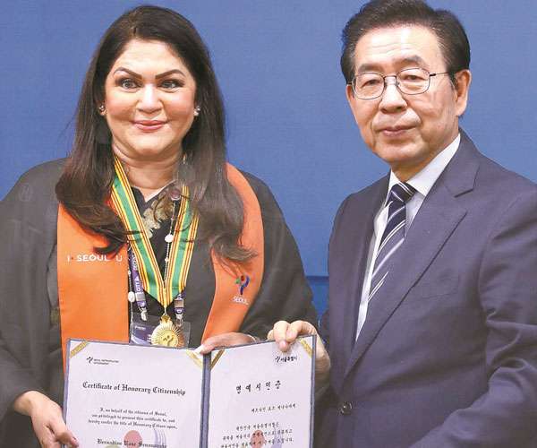 Colombo Mayor receives Honorary Seoul Citizenship