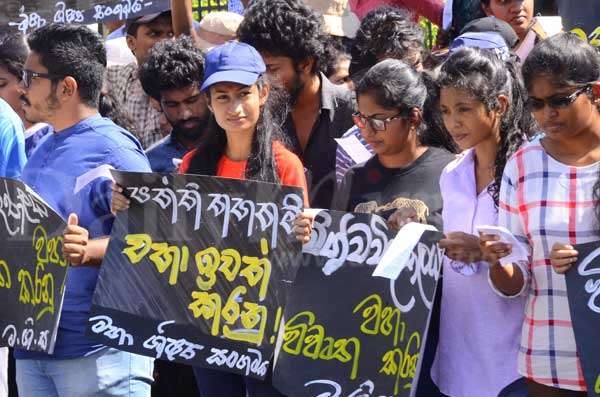 Students urge authorities to reopen Rajarata Uni