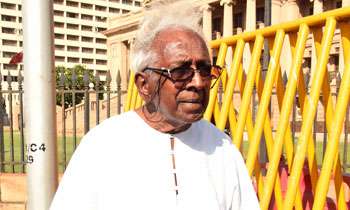 Dr. Nesiah returns 'Deshamanya' award conferred to him by President