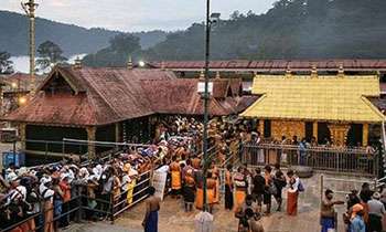 46-year-old SL woman climbs 18 steps, worships at Sabarimala