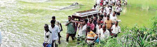 People suffer for want of a  bridge across Badulu Oya