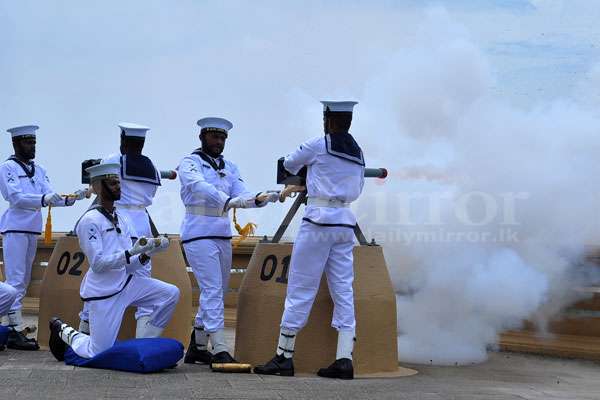 Navy accords gun salute 