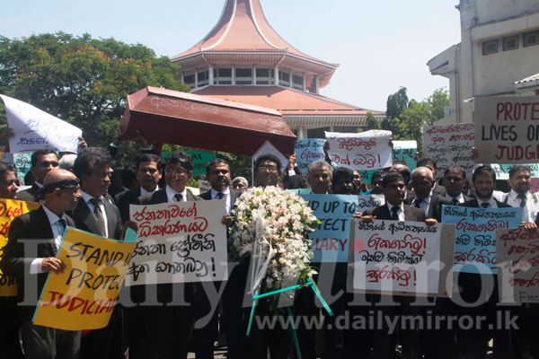 Video: Lawyers’ protest